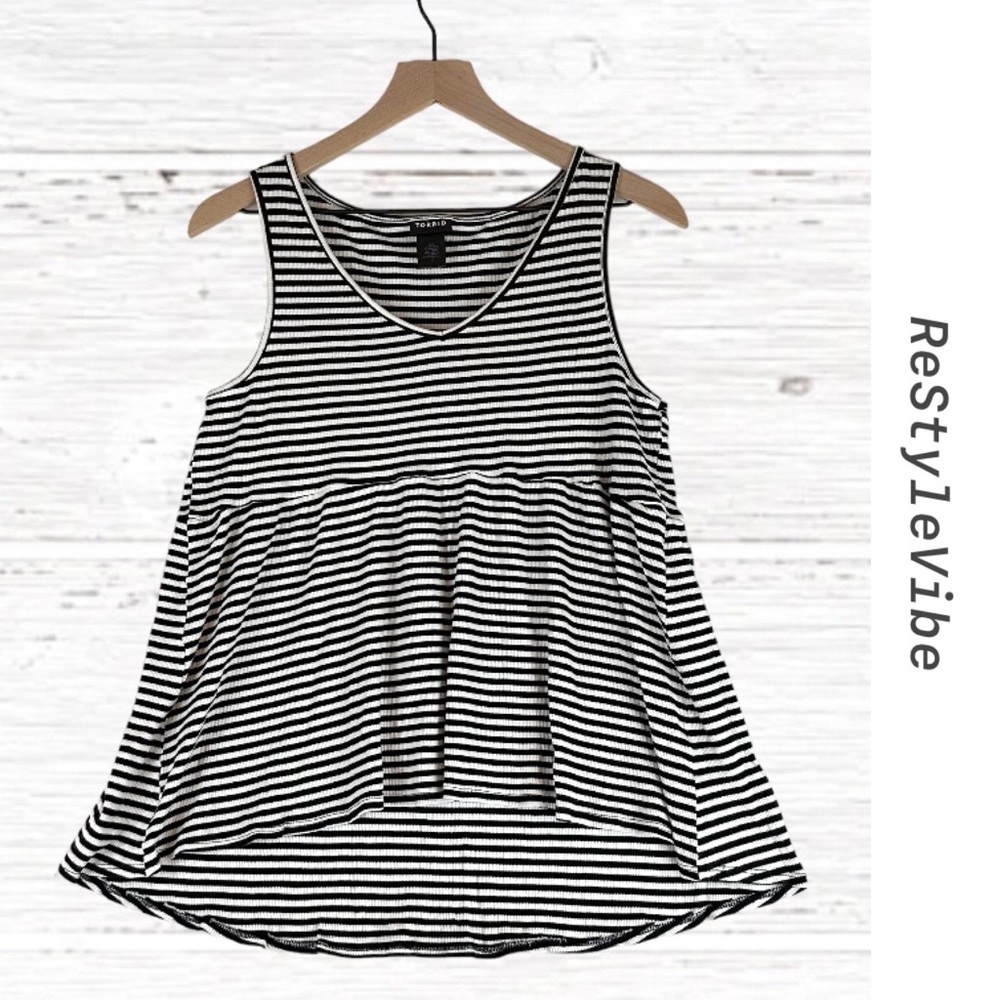 TORRID Women’s Size 2X 2 Top Shirt Tank Sleeveless Striped Peplum Hi-Low Stretch